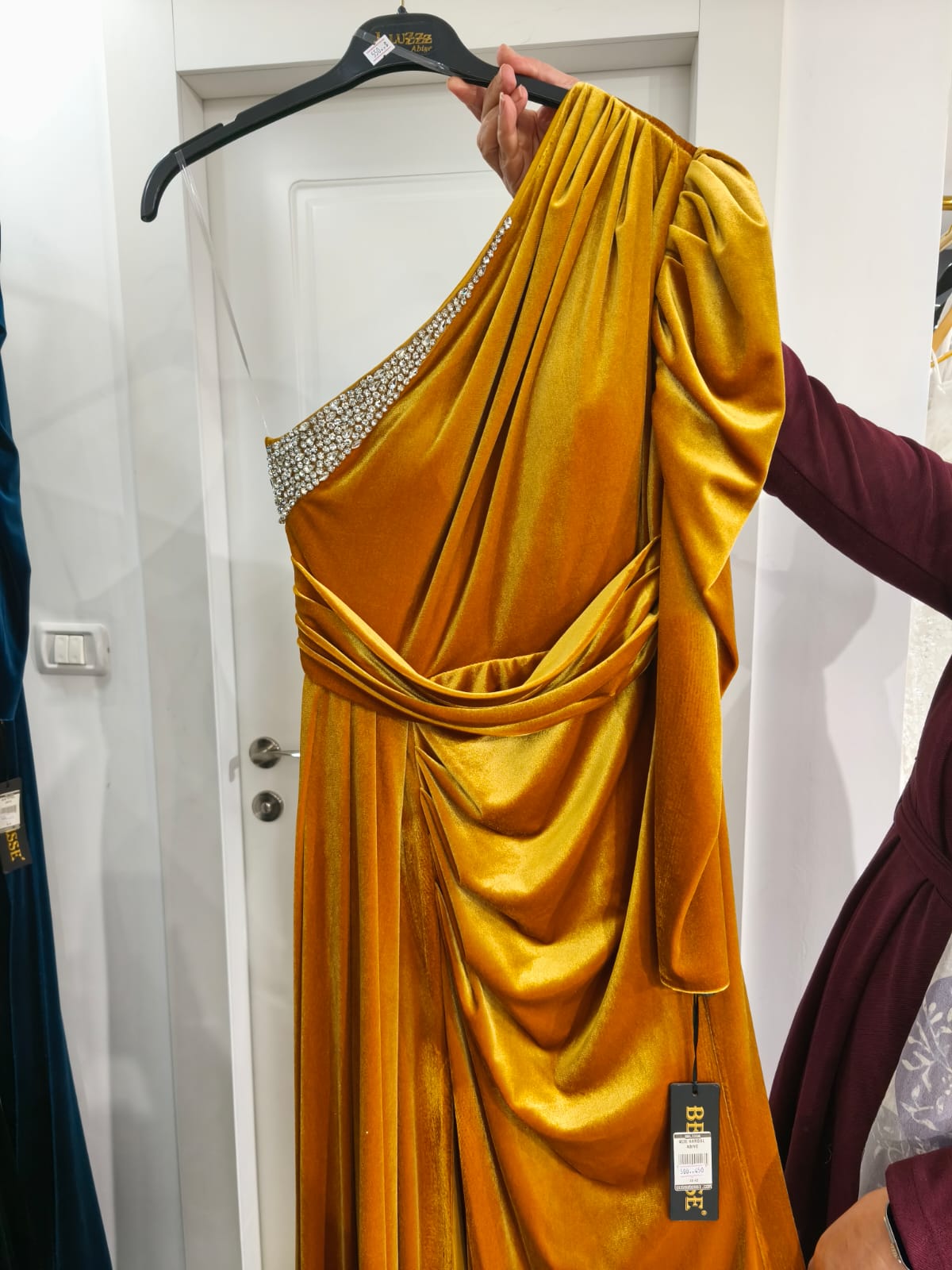 فستان سهرة شرعي 2024 مخمل