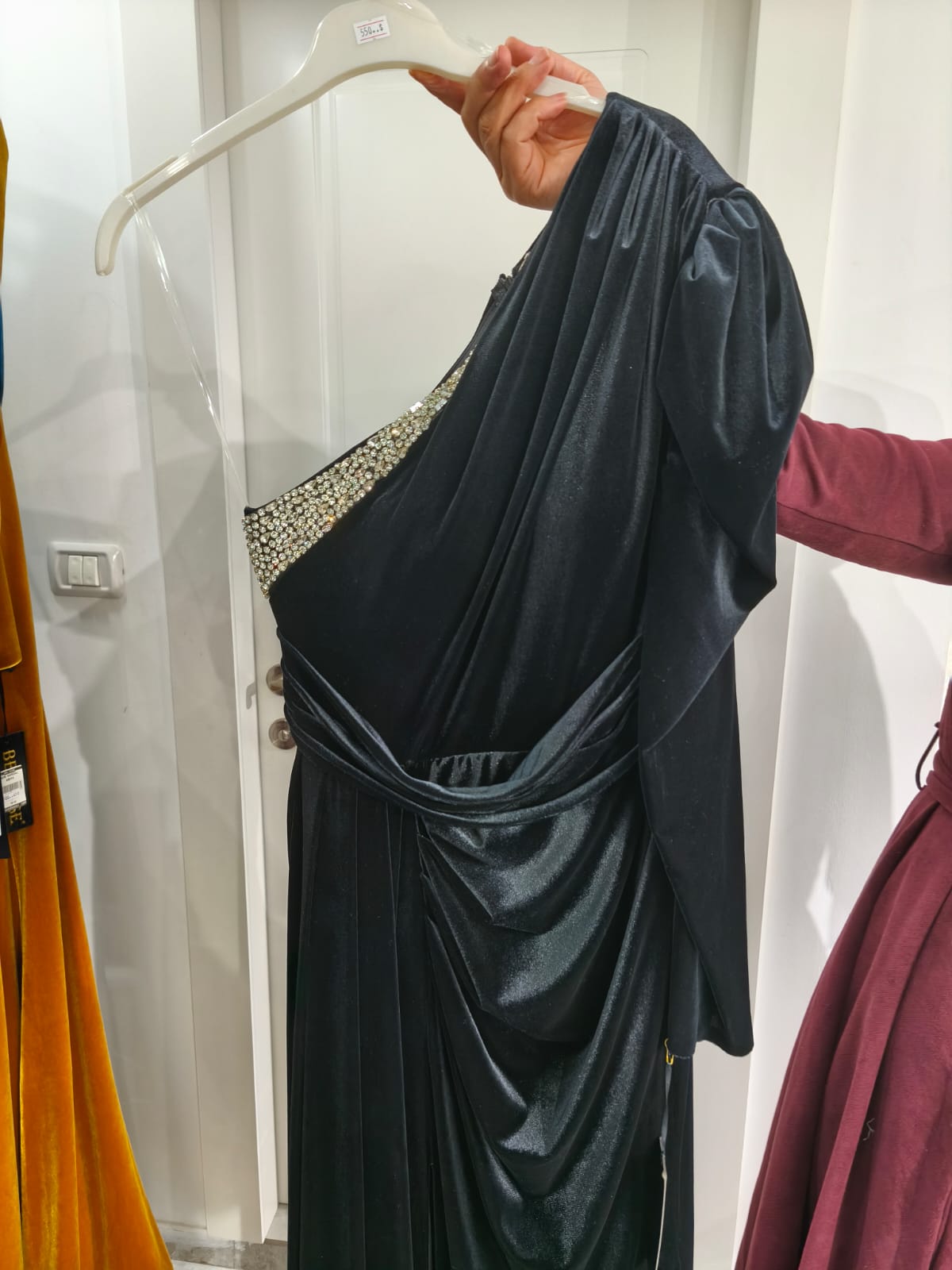 فستان سهرة شرعي 2024 مخمل