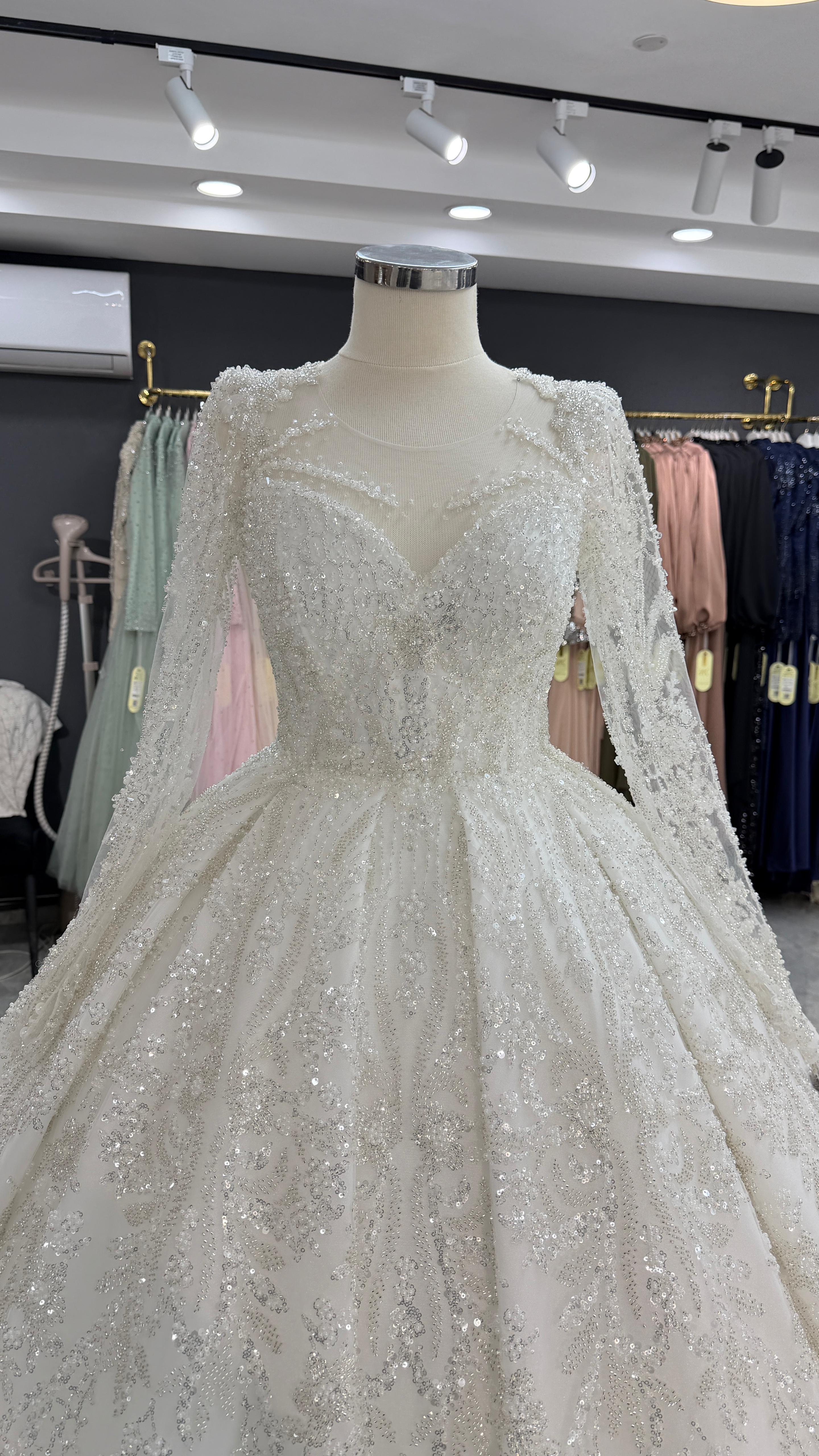 بدلات ابيض امين