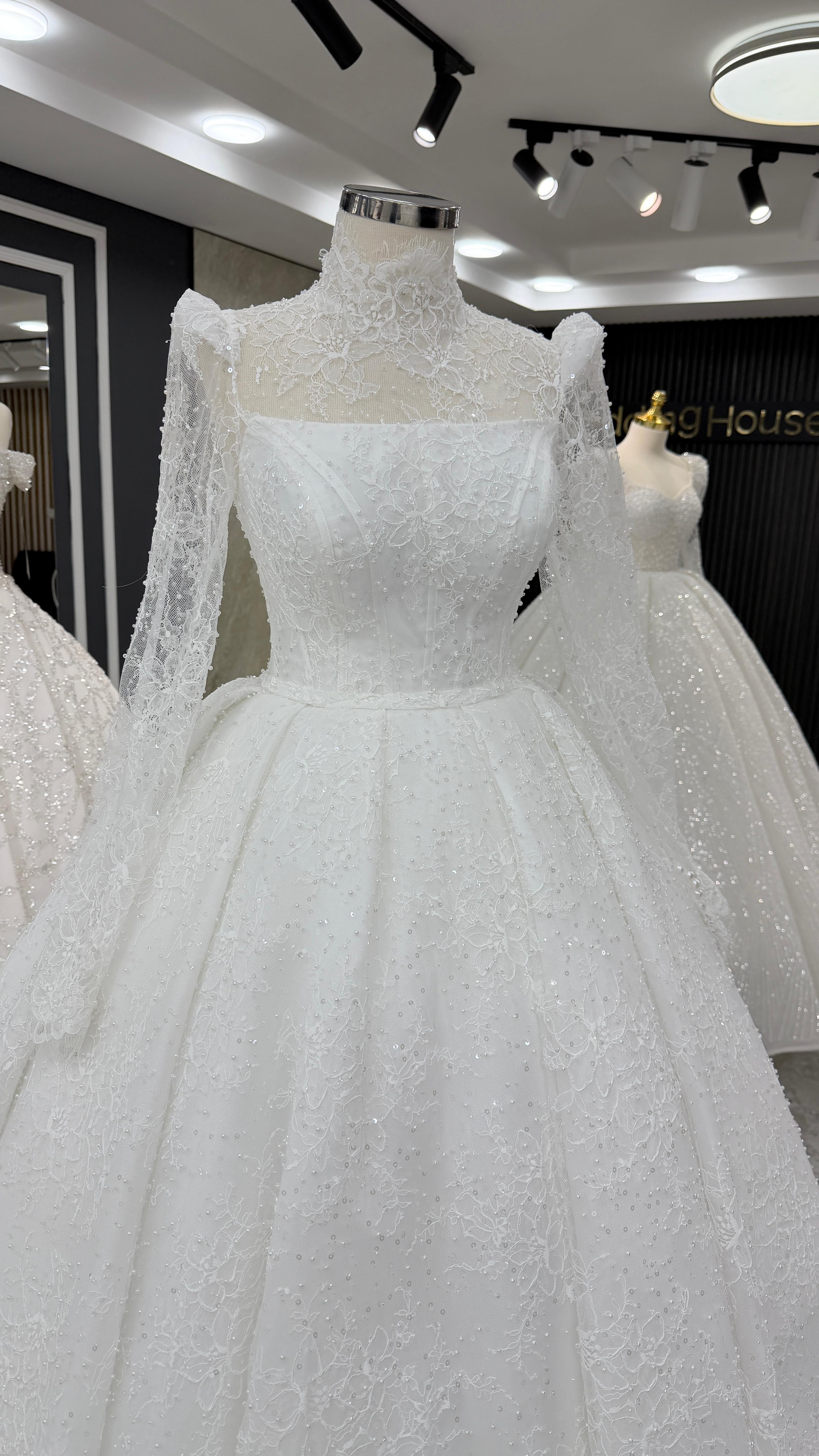 بدلات ابيض امين